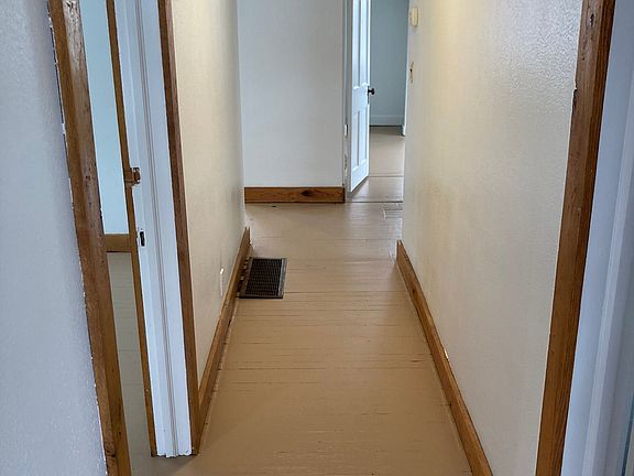 2nd image of 8 Dobbs St