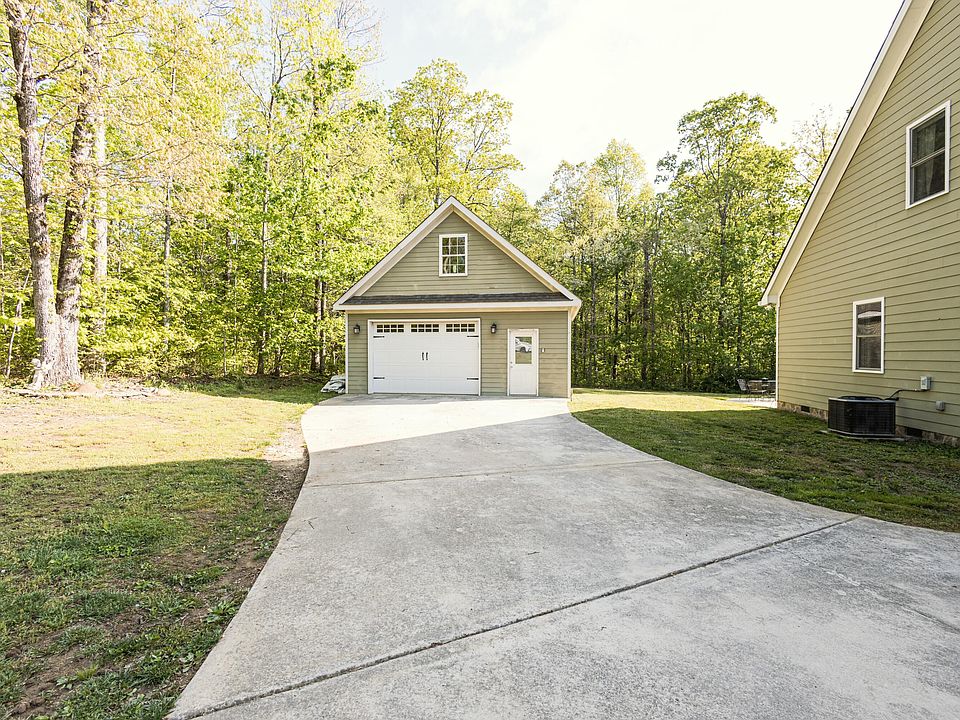 293 Smith St, Signal Mountain, TN 37377 | Zillow