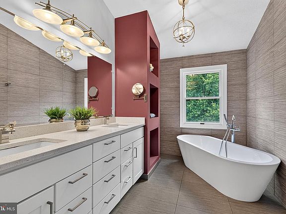 4th image of 2807 Quarry Heights Way