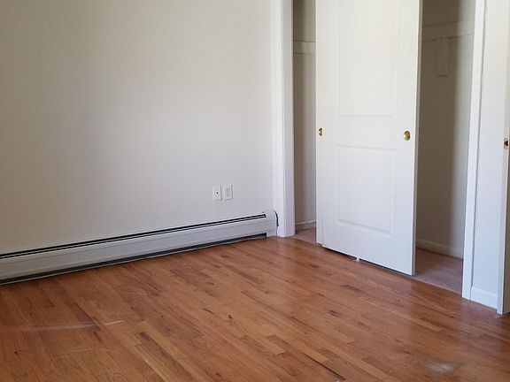5th image of 509 Davis Ave