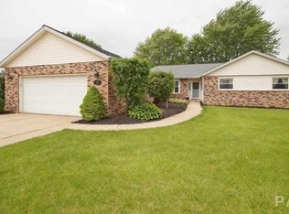 24 Cypress Point, Pekin, IL 61554