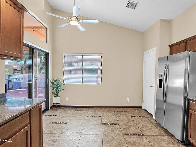 8979 E Gail Rd — Photo 13