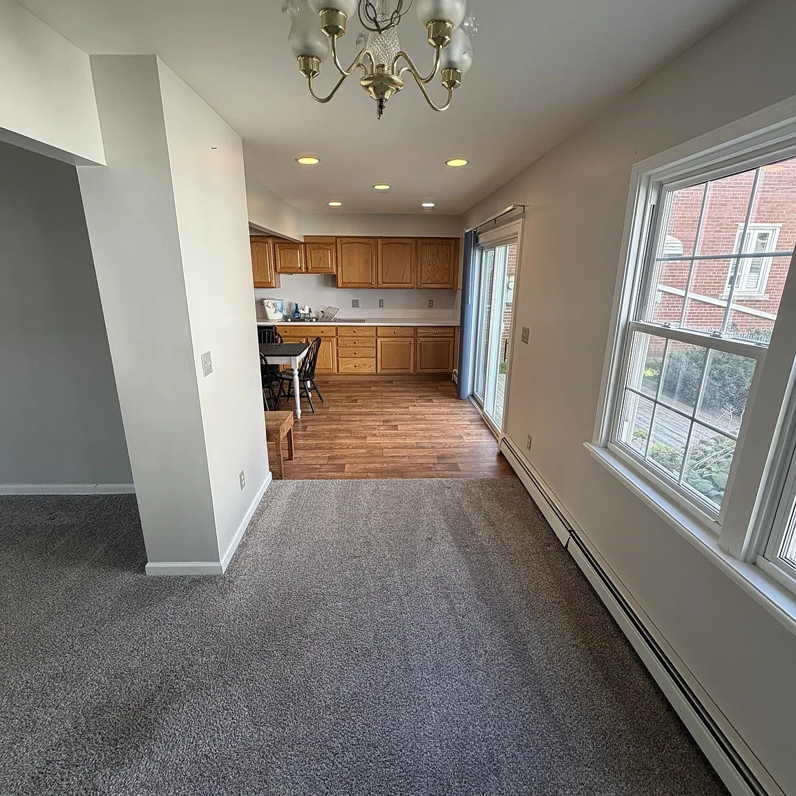3 bed, 2.5 bath, 2100 sqft, $2,200 — Photo 4