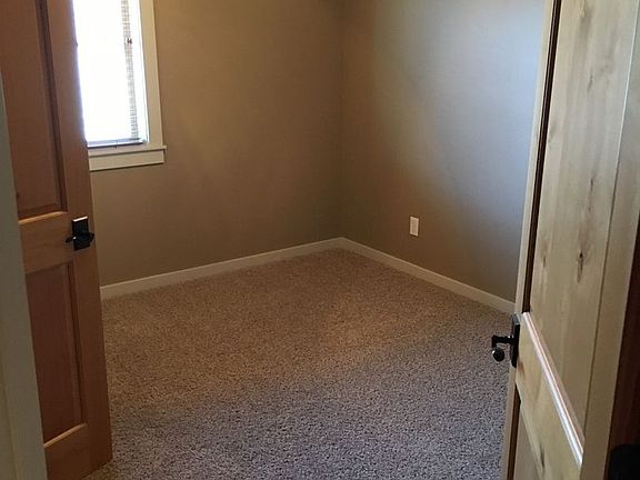 4th image of 2811A Blackbird Dr
