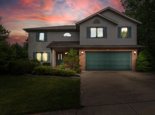 661 Ridgeway Dr, Sidney, OH 45365