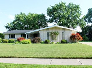 949 Durham Ct, Troy, MI 48084