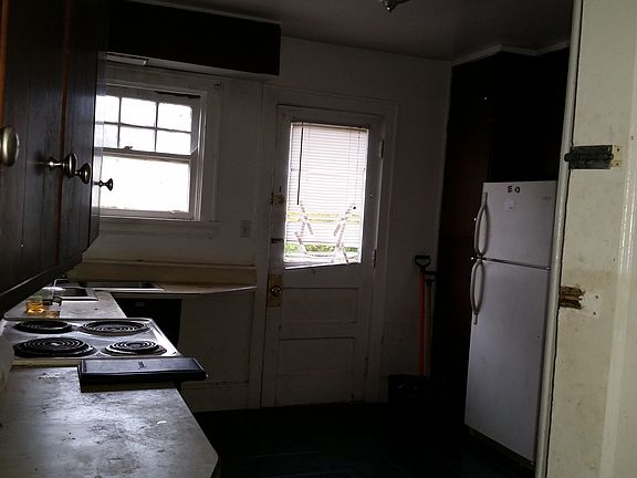 4th image of 2535 Hansford Pl