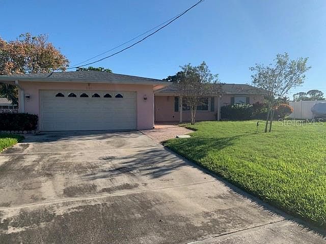 2nd image of 5101 Huntington Cir NE