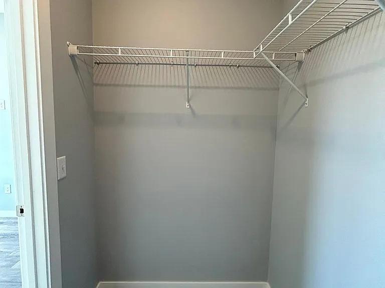 2724 Silver St — Photo 104