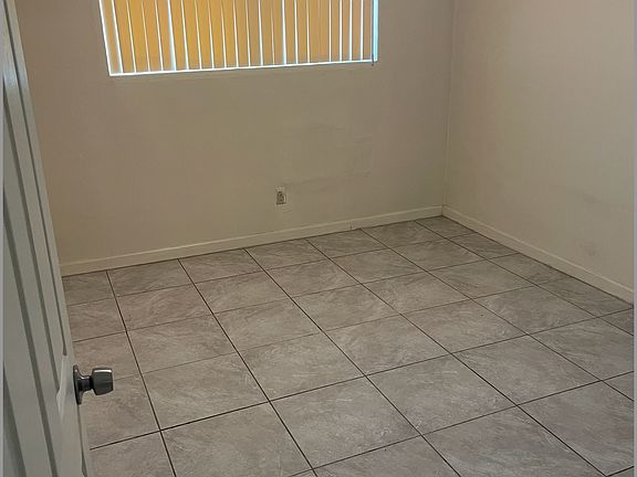 4th image of 463 Pear St #463