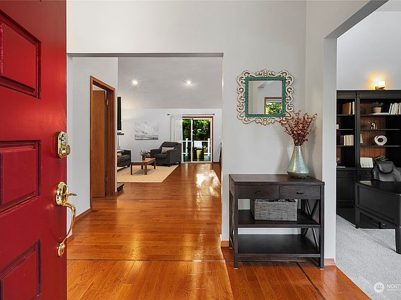 4th image of 20311 Marine View Drive SW