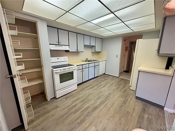3rd image of 4545 Chestnut Ridge Rd APT 121A