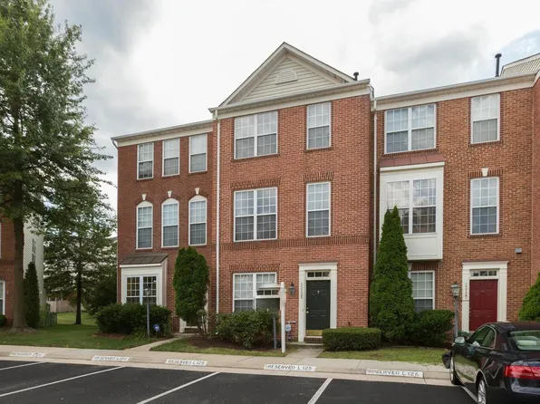 13125 Park Crescent Cir, Herndon, VA 20171