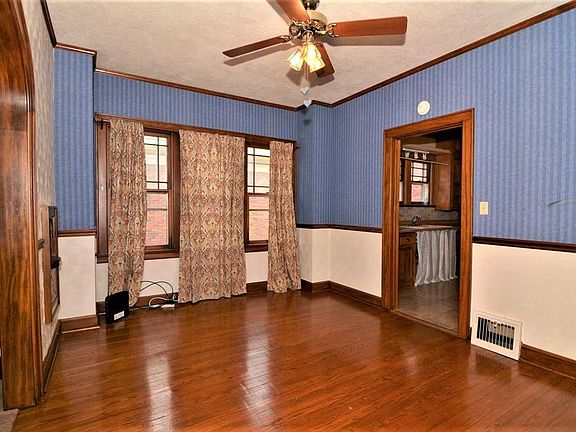 4th image of 760 S Harlan Ave