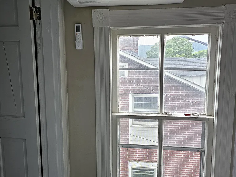 345 E Prospect St — Photo 8