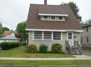 102 Hastings St, Springfield, MA 01104