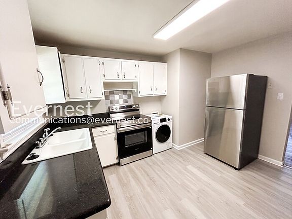 3rd image of 271 Maple Ave #B