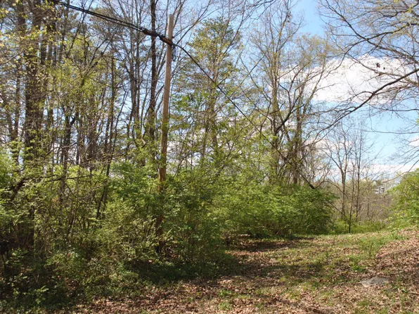 700 Shaw St, Clinton, TN 37716