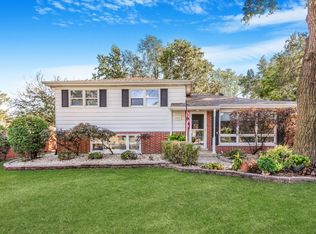 8751 W 96th St, Palos Hills, IL