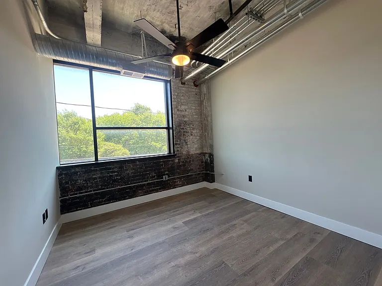 119 E Princess Anne Rd — Photo 162