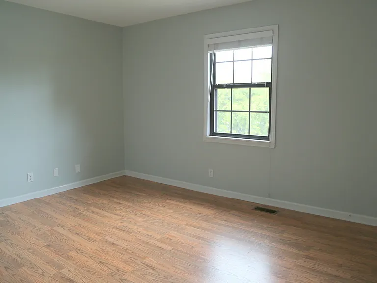 5856 Brentwood Trce — Photo 11