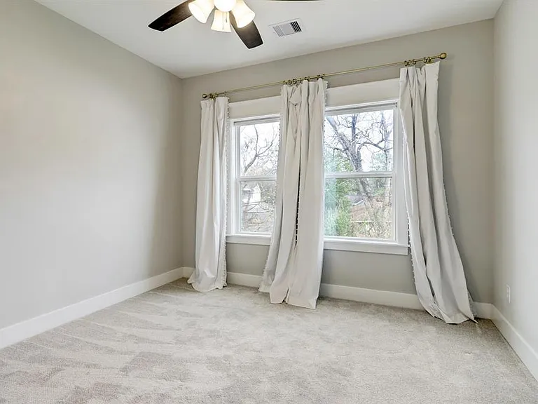 317 Telephone Rd — Photo 20