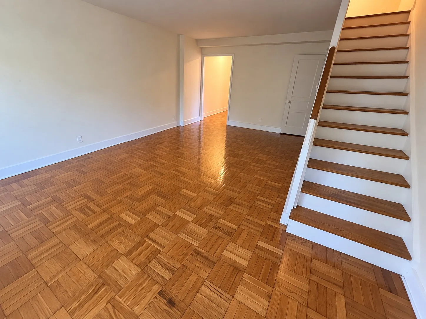 186th Ln, Fresh Meadows — Photo 4