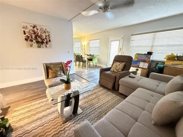 850 SW 133rd Ter APT 213B, Pembroke Pines, FL 33027