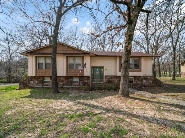 1310 Hummingbird Ln, Grove, OK 74344