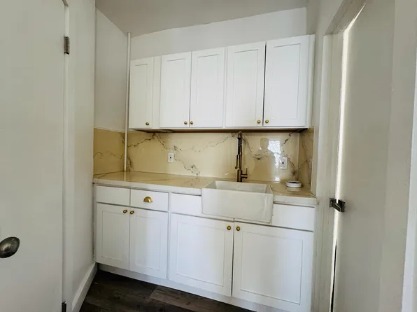 97 Woodlawn Avenue image 2 of 8