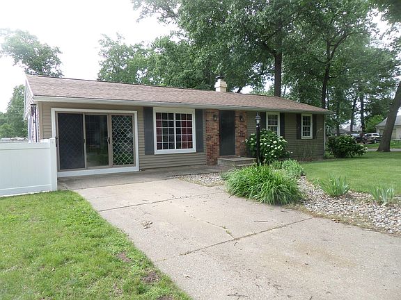 2nd image of 2300 Fair Oaks St E