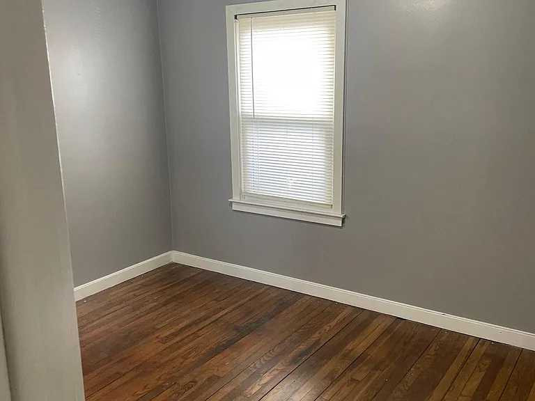 680 S Napoleon Ave — Photo 11