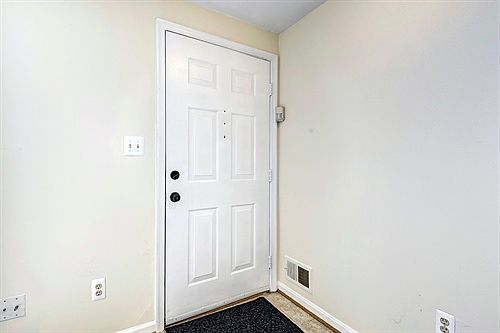 
        6484_BRICKLEIGH_CT_68748_