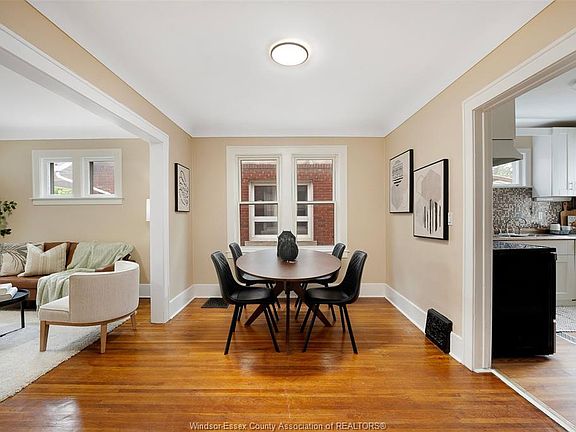 4th image of 1006 Pillette Rd