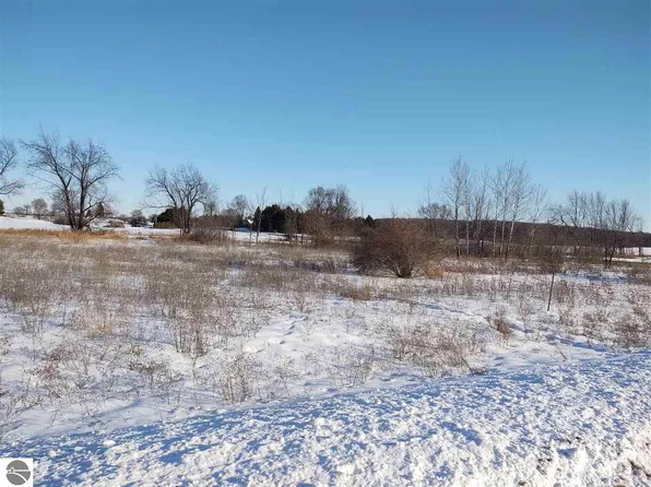 Plainfield Rd, Mount Pleasant, MI 48858