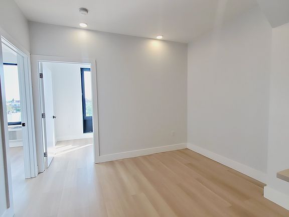 2nd image of 314 Forrest St #602