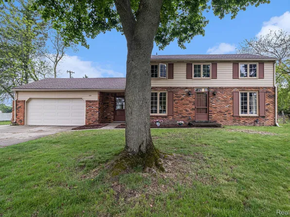 6508 Flintlock Rdg, Shelby Township, MI 48317
