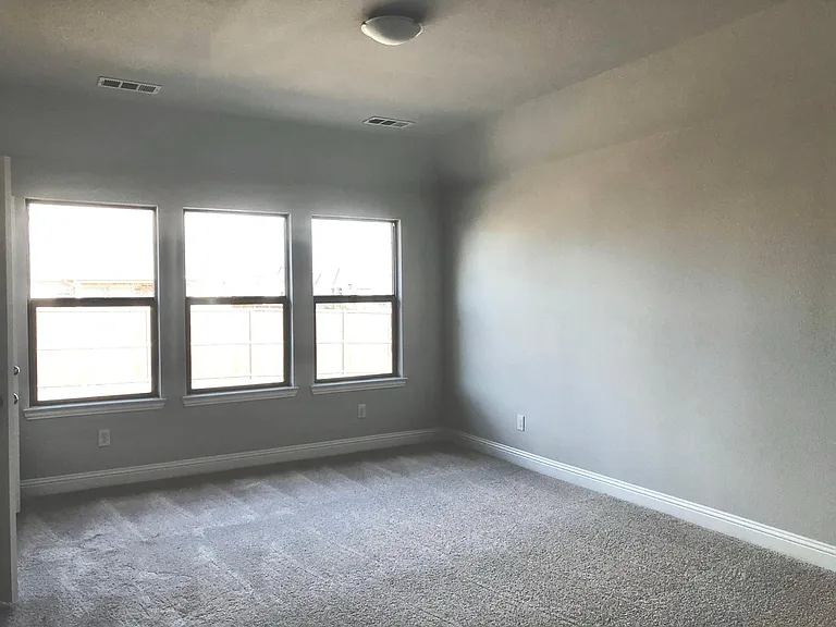 1261 Sharp St — Photo 16