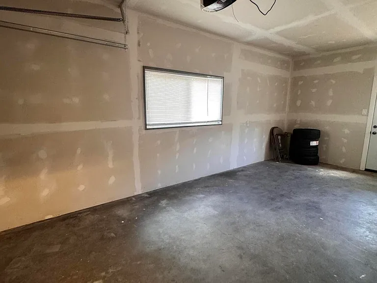 1205 Valencia Dr NE — Photo 25