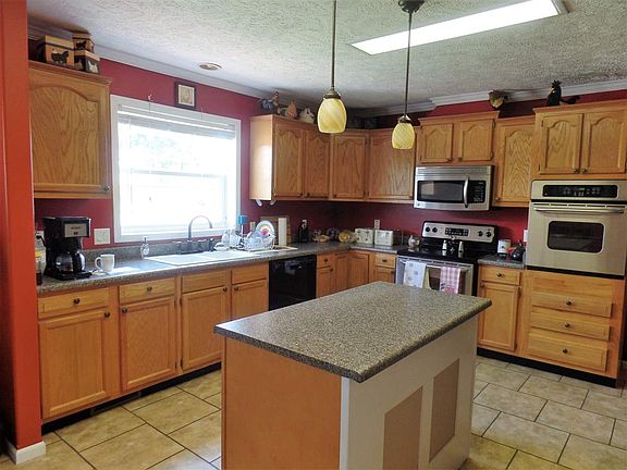 3rd image of 118 Pebble Creek Dr
