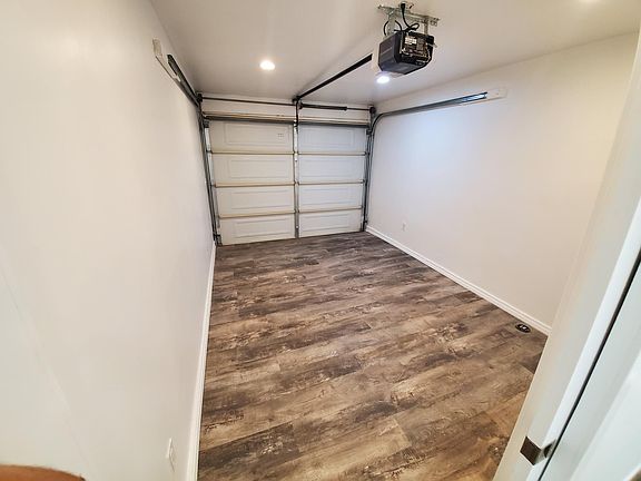 2nd image of 512 Sampson St