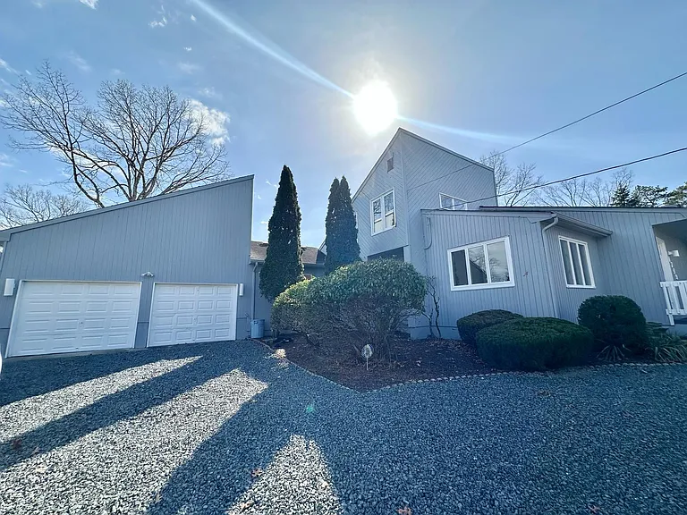 1749 Hillside Pl — Photo 34