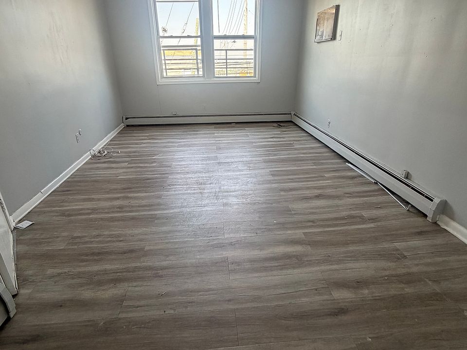 1st image of 914 Grand Ave APT 7