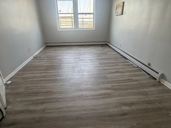 914 Grand Ave APT 7