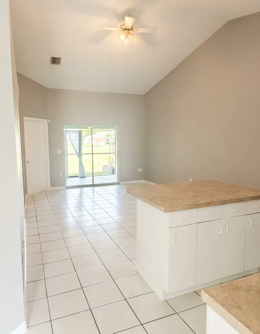 1402 Southeast 8th Avenue - 1 — Photo 4