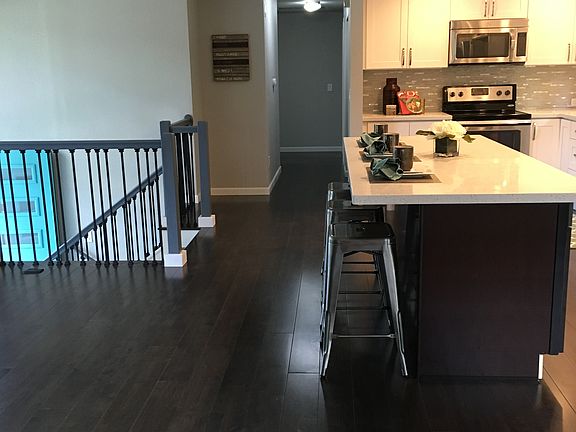 4th image of 806 217th Pl NE