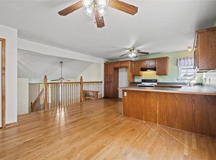 14757 Oak Ct, Bonner Springs, KS 66012