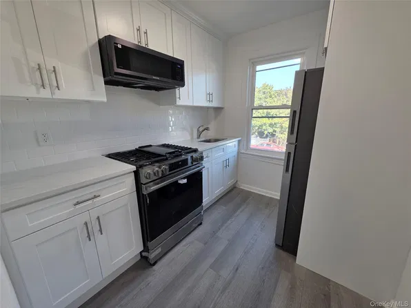 110-14 203rd St #2, Saint Albans, NY 11412