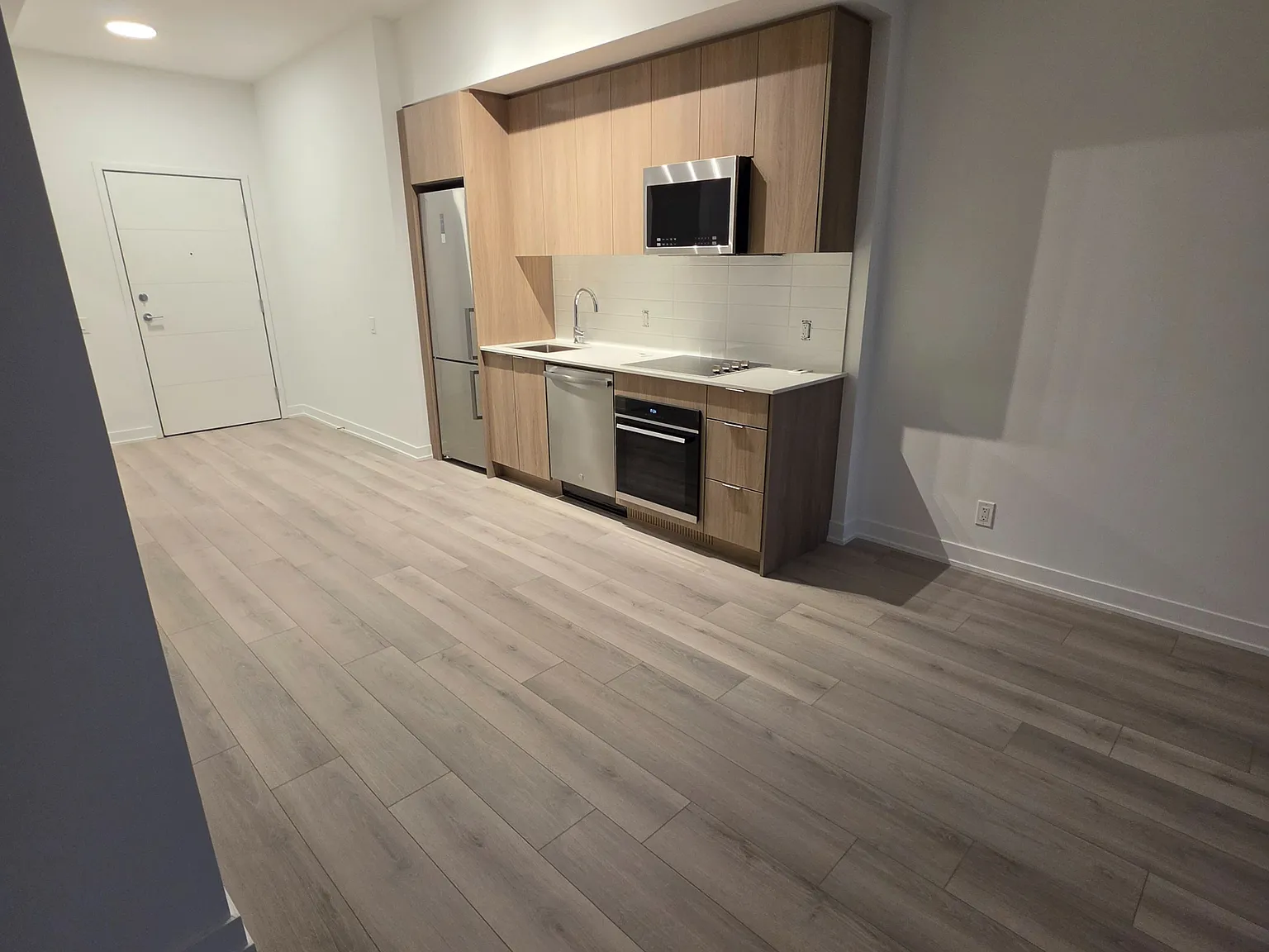 1 bed, $2,350 — Photo 2
