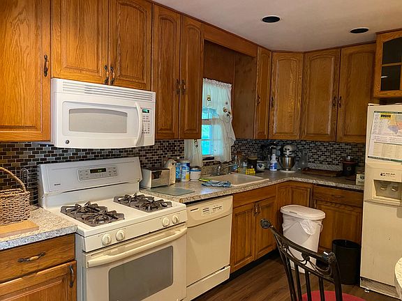 5th image of 40 W Marshall St #1&2